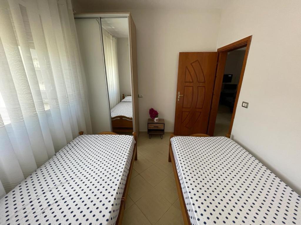 Near By The Sea Apartment Sarande Exterior photo